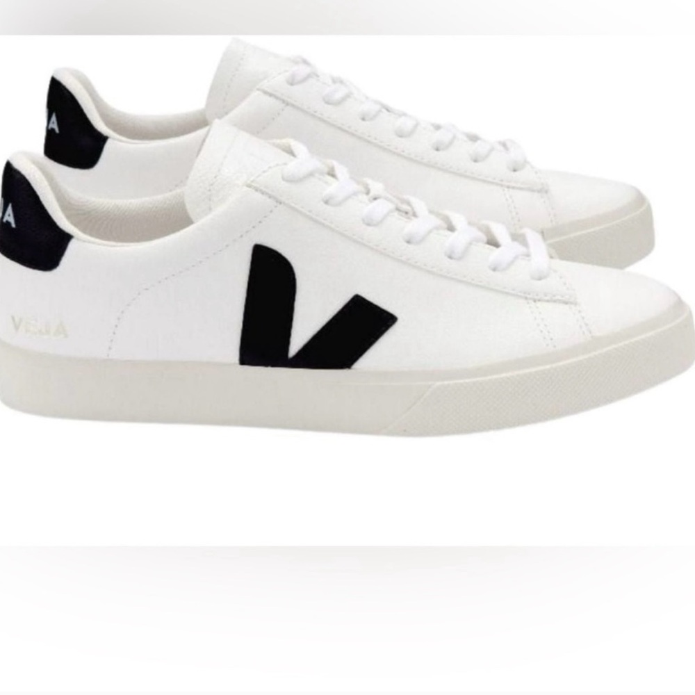 VEJA•Campo Sneakers•Chrome Free Leather size 9 men